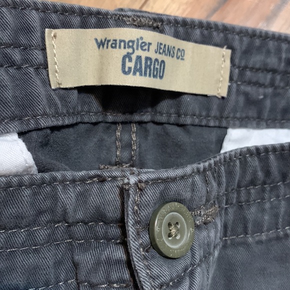 Wrangler cargo shorts grey size 38 - Picture 3 of 6